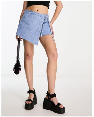 Bershka Denim Mini Rok Met Overslag En Onafgewerkte Zoom - Blauw