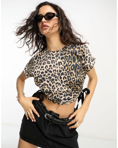 AllSaints Mira - t-shirt avec lien ajustable sur les côtés - léopard - Noir