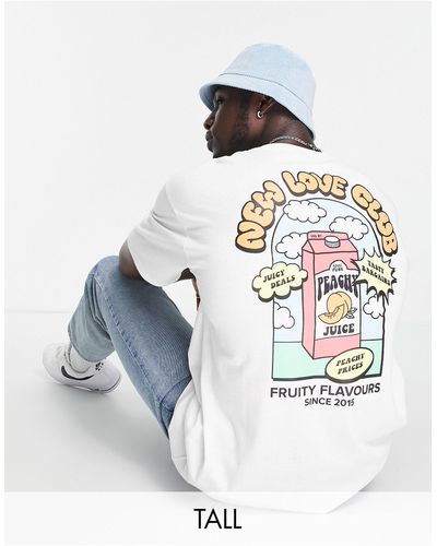 New Love Club Tall - t-shirt oversize bianca con stampa di succo di frutta stile cartone animato sul retro - Bianco