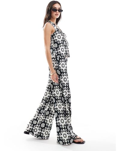 ONLY Tile Print Wide Leg Trousers Co-ord - White