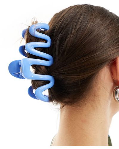 Monki Wavy Swirl Hair Claw Clip - Blue