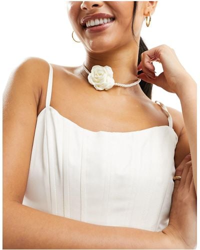 True Decadence Pearl Choker With Rose Corsage - White