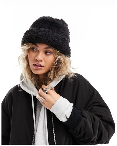 Monki Soft Faux Fur Hat - Black