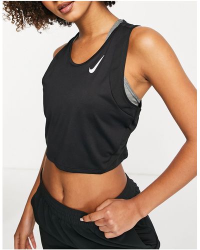 Nike Top corto dri-fit - Negro