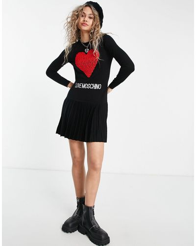 Love Moschino Robe en maille avec logo cœur - avec cœur rouge - Noir