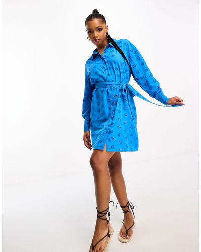 Threadbare Robe chemise nouée à la taille en broderie anglaise - Bleu