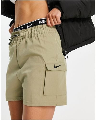 Nike Mini Swoosh Woven Cargo Shorts With Pockets - Green