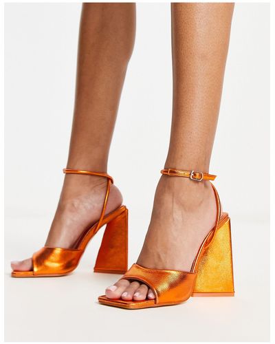 Public Desire Eagle - sandali con tacco triangolare arancione metallizzato