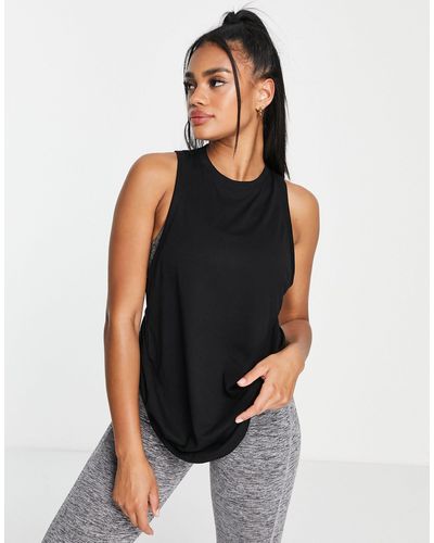 ASOS 4505 Camiseta sin mangas para yoga con detalle retorcido en la espalda - Negro