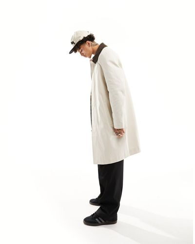 ASOS Trench-coat avec col en velours côtelé - taupe - Blanc