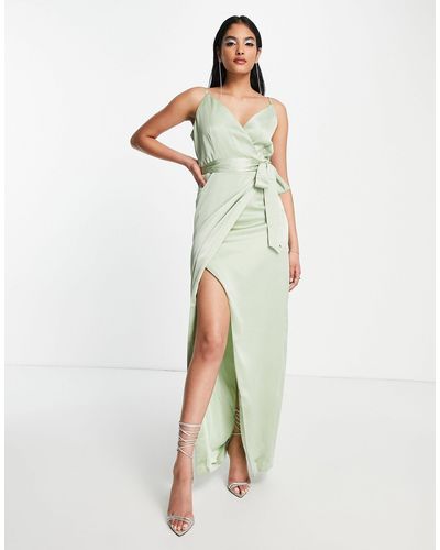 Liquorish L'invitée - robe cache-cœur longue en tissu satiné avec ceinture - sauge - Vert