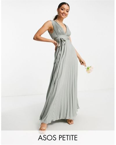 ASOS Asos Design Petite - Bruidsmeisjes - Geplooide Maxi-jurk Met Camibandjes En Satijnen Overslag - Groen