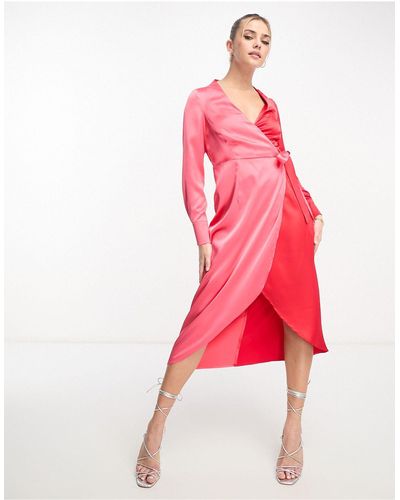Style Cheat Vestito color block rosa e rosso a portafoglio con gonna al polpaccio