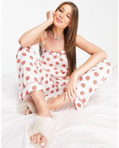 Loungeable Lange Pyjamaset Met Cami-top En Aardbeienprint - Roze
