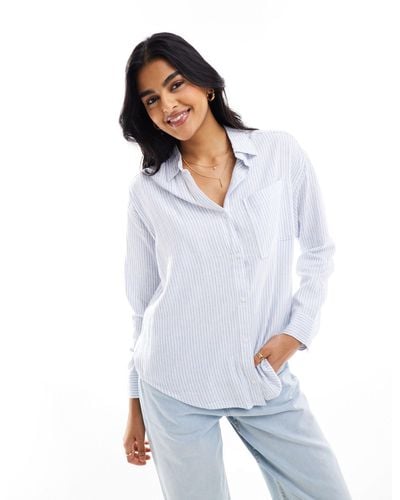 Hollister Camisa blanca a rayas azules extragrande - Blanco