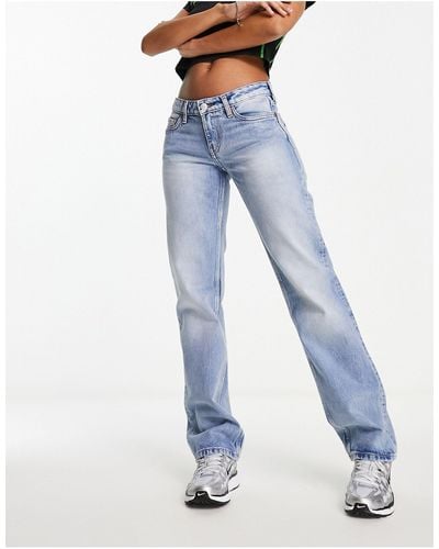 Weekday – arrow – jeans mit geradem bein und niedrigem bund - Blau