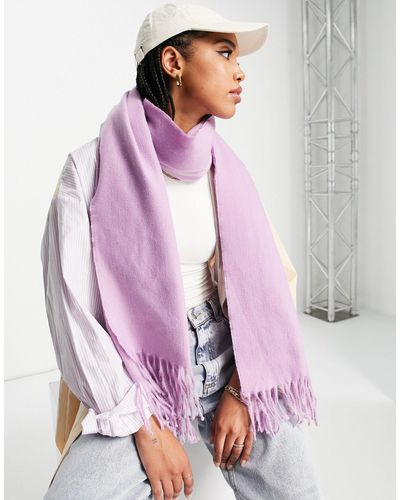 ASOS DESIGN knitted monogram scarf with L initial in pink