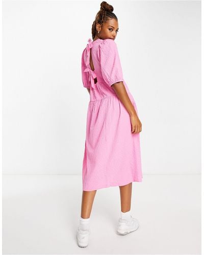 Monki Midi Puff Sleeve Dress With Cut Out Bow Back - Pink