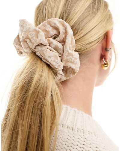 SUI AVA Oversized Blossom Hair Scrunchie - Natural