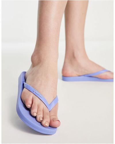 Ipanema Anatomic Flip Flops - Natural