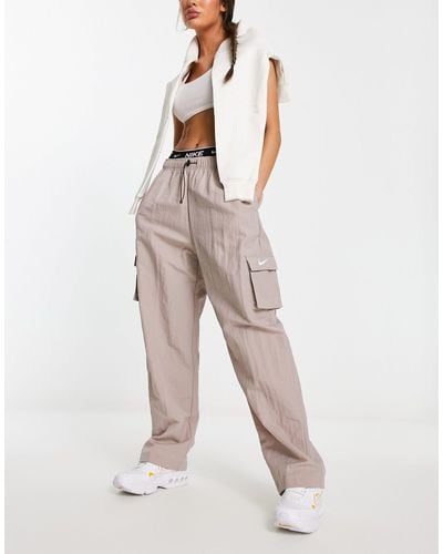 Nike Essentials - pantaloni cargo color talpa - Neutro