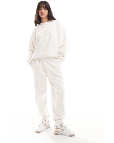 4th & Reckless Embossed Boucle Ny Logo sweatpants Co-ord - White