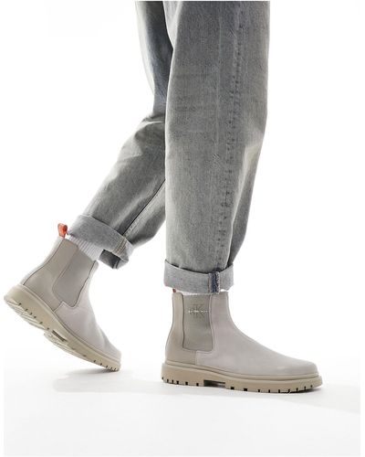 Calvin Klein – eva – chelsea-stiefel aus wildleder - Grau