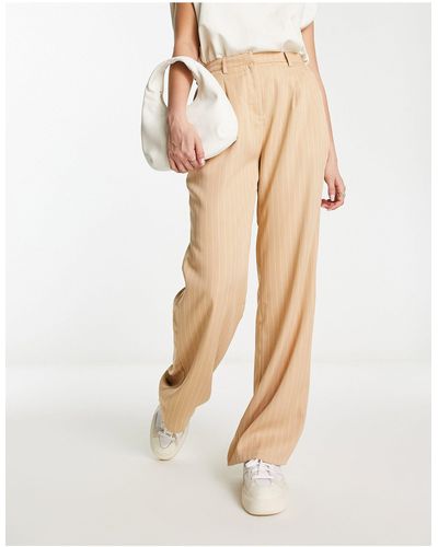 In The Style X georgia louise - pantalon ajusté taille haute à fines rayures - crème - Neutre