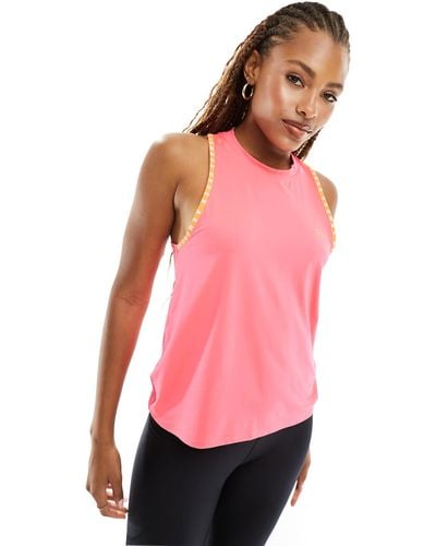 Under Armour – knockout novelty – tanktop - Pink