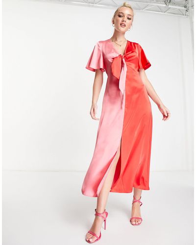 Style Cheat Midi-jurk Met Gestrikte Voorkant En Contrasterende En Rode Kleurvlakken - Roze