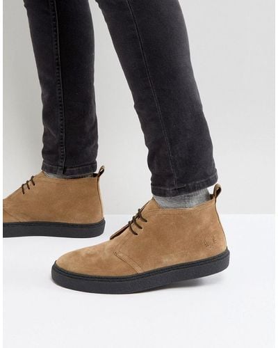 Fred Perry Hawley Mid Suede Desert Boots In Sand - Natural