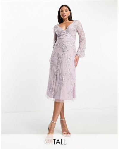 Beauut Tall - l'invitée - robe portefeuille mi-longue et ornementée - lilas - Violet