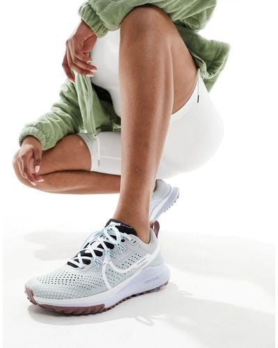 Nike Pegasus Trail Trainers - White