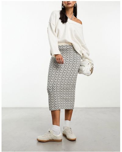 Vero Moda Geo Knitted Midi Skirt Co-ord - White