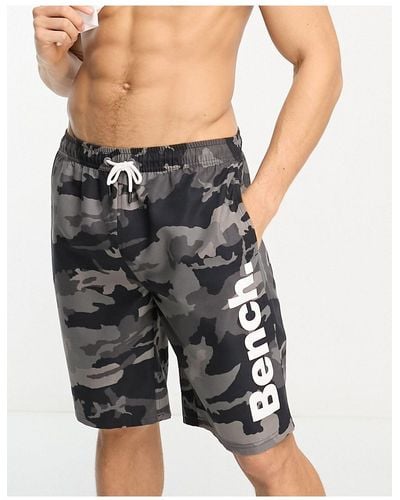 Bench – lang geschnittene badeshorts mit military-muster - Schwarz