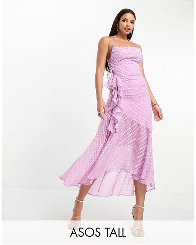 ASOS Asos design tall - robe nuisette mi-longue nouée sur le côté avec col bénitier, ourlet asymétrique et volants - lilas plumetis - Rose