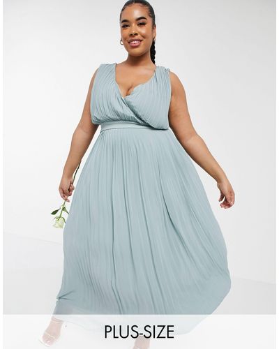 Tfnc Plus – bridesmaid – plissiertes midaxi-kleid mit wickeldesign vorne - Blau