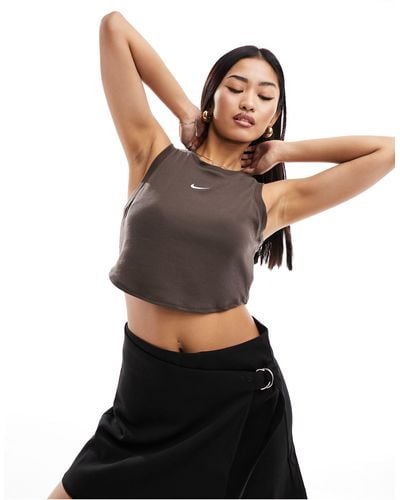 Nike – essential – geripptes, kurzes tanktop - Schwarz