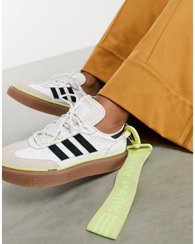 Ivy Park Adidas x - Super Sleek 72 - Sneakers bianche con suola a contrasto - Bianco