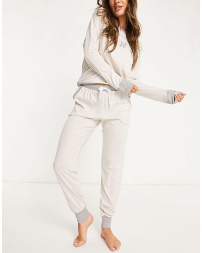 DKNY Logo Super Soft Knitted Long Sleeve Top And jogger Set - White