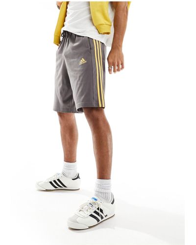 adidas Originals Adidas training - short en jersey à trois bandes - anthracite - Gris