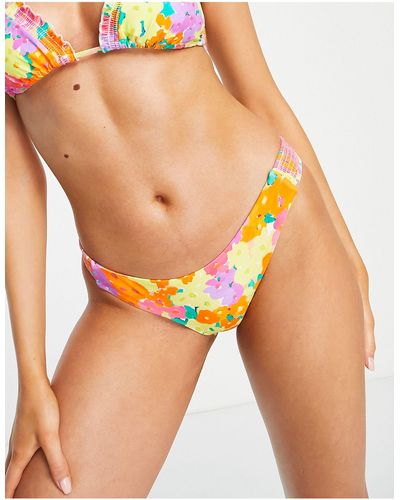 Accessorize – bikinihose mit mehrfarbigem blumenmuster und hohem beinausschnitt - Orange