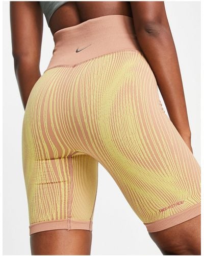 Nike Nike - yoga adv dri-fit - shorts a vita alta - Rosa