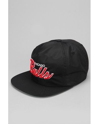 Mitchell & Ness Chicago Bulls Nylon Zipback Hat - Black