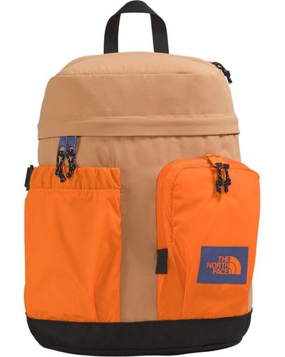 The North Face Small Mountain 18L Daypack Almond Butter/Mandarin/Cave - Orange