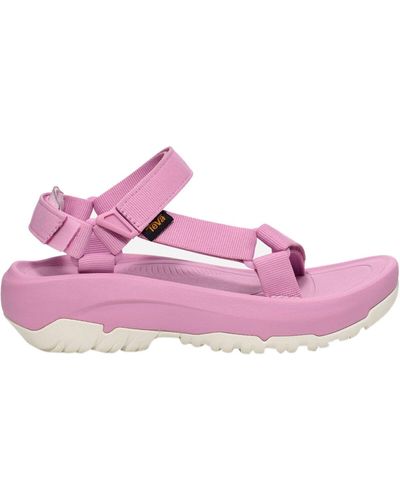 Pink tevas store