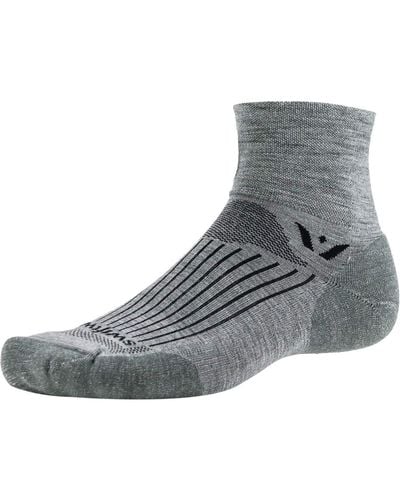 Swiftwick Pursuit Two Sock - Gray