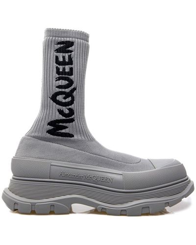 Alexander McQueen Bottes style chaussette avec logo imprimé - Gris