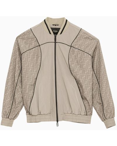 Fendi Nylon Bomberjacke Mit Dem Ganzen Logo - Naturel