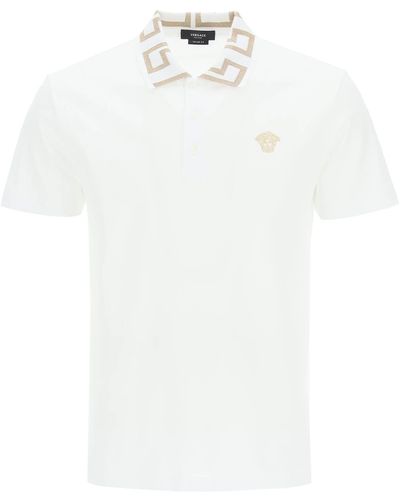 Versace Taylor Fit Polo -Hemd mit Greca -Kragen - Weiß